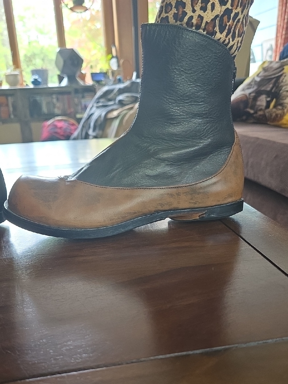 Cydwoq two tone booties - Picture 2 of 10